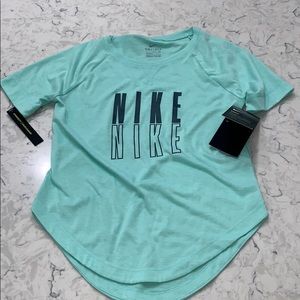 NIKE MINT GREEN TEE